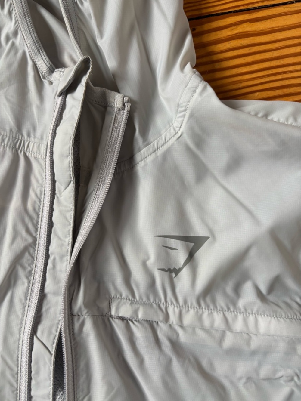 Gymshark Women’s Light Gray Hooded Windbreak Jacket. - Picture 3 of 5